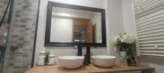 Espejo Negro con Marco Decorativo