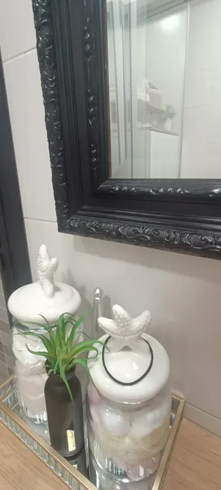 Espejo Negro con Marco Decorativo