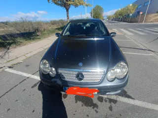 Mercedes-Benz Clase C 2005