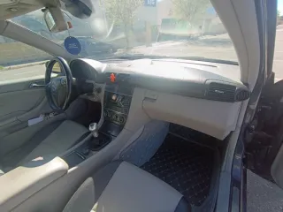 Mercedes-Benz Clase C 2005