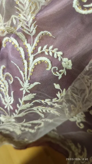 Manteletas Tul Crema y Lentejuelas Doradas