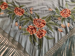 Mantoncillo Flamenca Bordado Flores