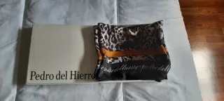 Pañuelo Pedro del Hierro 88x84