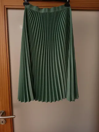Saia H&M plissada verde tamanho S