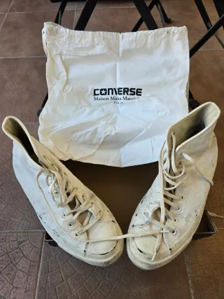Converse Maison Martin Margiela, con caja y bolsa.