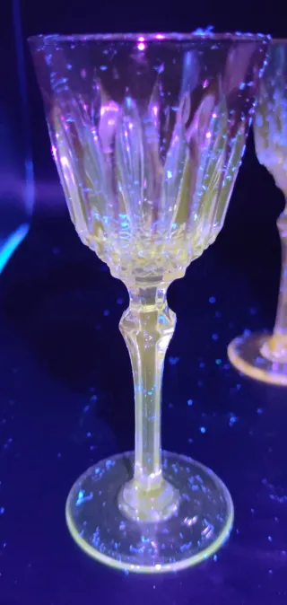 Copas de cristal de uranio Bohemia - 1950/60.