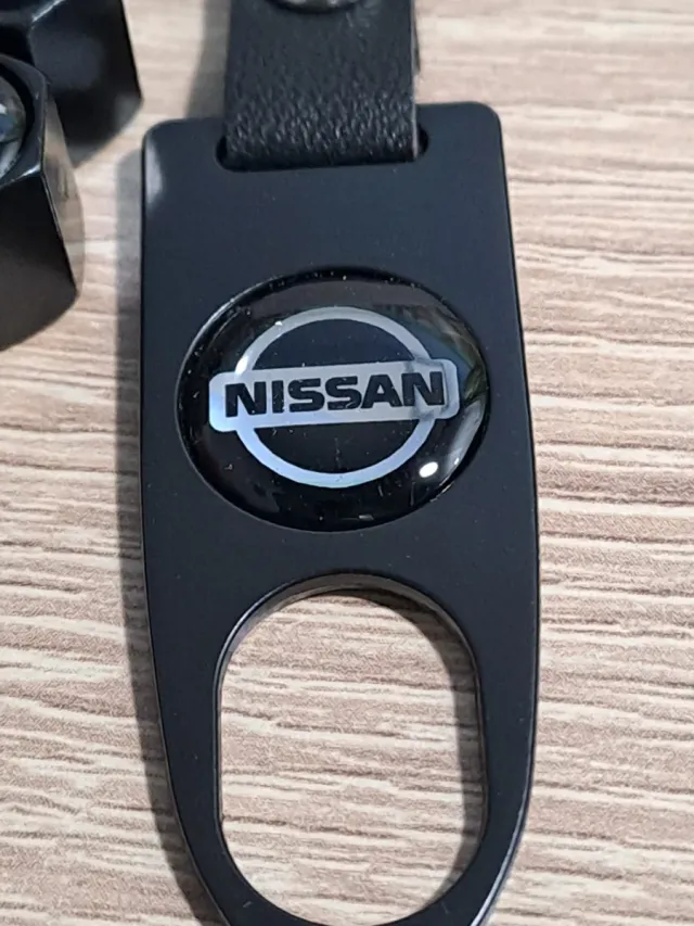 Tampões de Válvula Nissan + Chaveiro