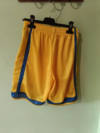 Pantalón corto deportivo Kromex amarillo