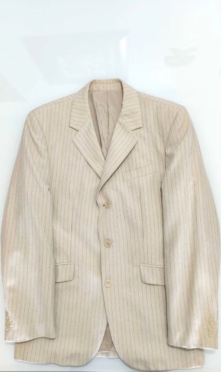 Traje chaqueta y pantalón en color beige, Talla 40