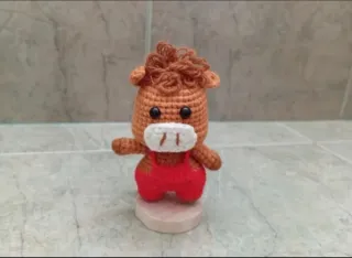 Toro crochet ganchillo amigurumi con base madera!