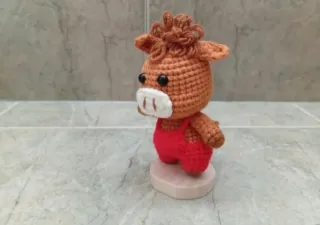 Toro crochet ganchillo amigurumi con base madera!
