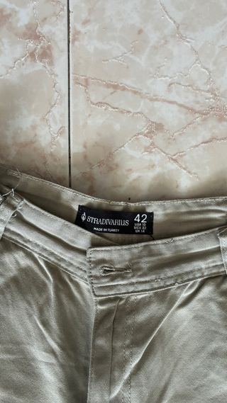 Pantalón cargo verde militar ajustable