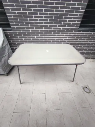 Mesa de jardín cristal y metal