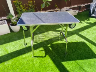 Mesa Peluquería Canina con Ruedas