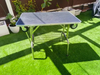 Mesa Peluquería Canina con Ruedas