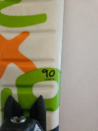 Esquís Elan 90cm, Botas Atomic 18/18.5 y Bastones