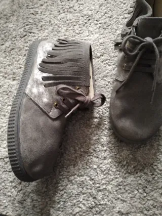 Botines piel niña T34 nuevos