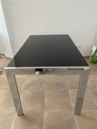 Mesa moderna cristal negro y metal