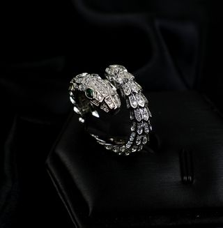 Anello Serpente Design Niche Argento e Verde