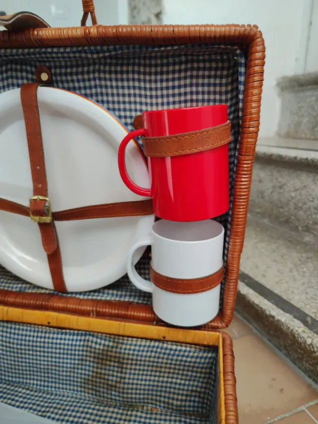 Cesta de picnic mimbre con accesorios
