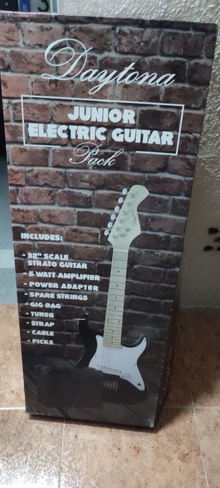 Guitarra eléctrica Daytona junior + accesorios