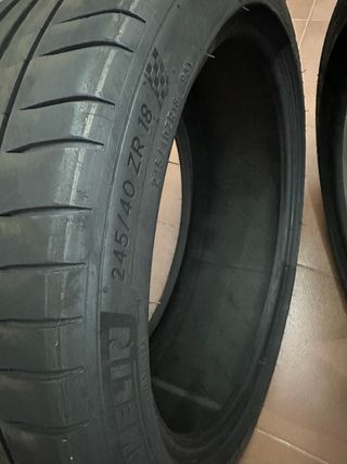 Michelin Pilot Sport 4 245/40 R18