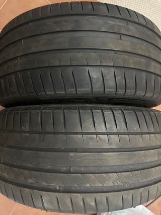 Michelin Pilot Sport 4 245/40 R18