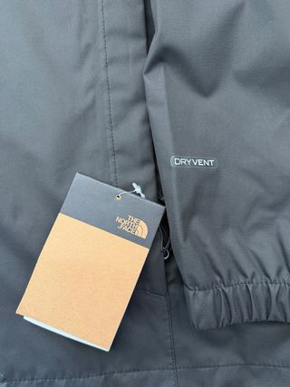 Chaqueta impermeable The North Face negra