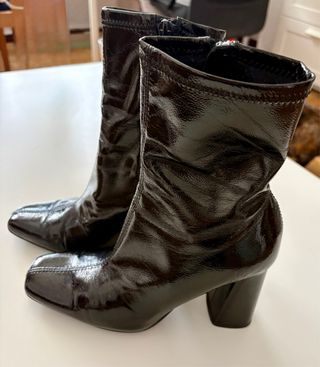 Botines negros charol tacón