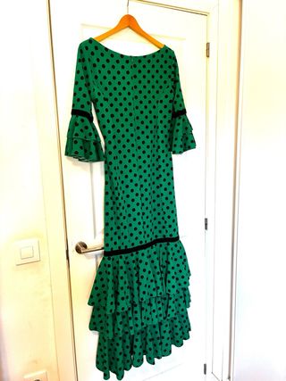 Traje de flamenca súper cómodo, corte actual.