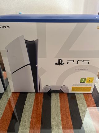 Consola PS5 con Mando y 3 Juegos