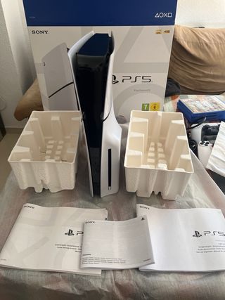 Consola PS5 con Mando y 3 Juegos