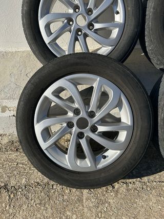 Llantas de aleación plateadas
