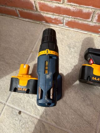 Taladro Atornillador Ryobi 14.4V con Cargador