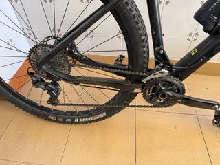 Bicicleta Cube Reaction Carbono