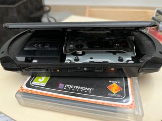 PSP Nera con Custodia e Giochi