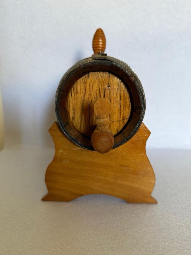 Botte in legno miniatura con rubinetto