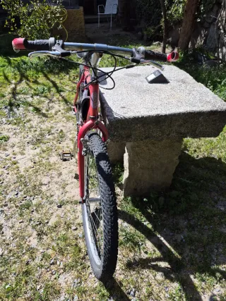 Bicicleta de Montaña Roja