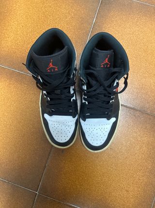 Nike Air Jordan 1 Mid Negro/Rojo Chile