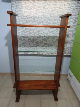 Estantería madera con lejas cristal