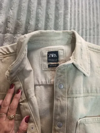 Sobrecamisa Zara Verde y Camel Desgastada,tengo 2
