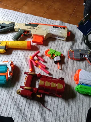Lote Pistolas Nerf y Accesorios