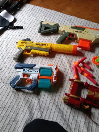 Lote Pistolas Nerf y Accesorios