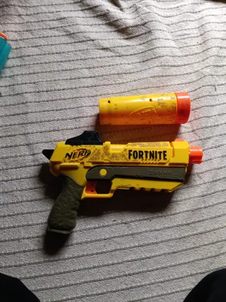 Lote Pistolas Nerf y Accesorios