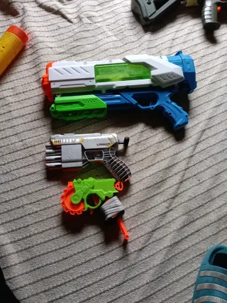 Lote Pistolas Nerf y Accesorios