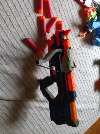 Lote Pistolas Nerf y Accesorios