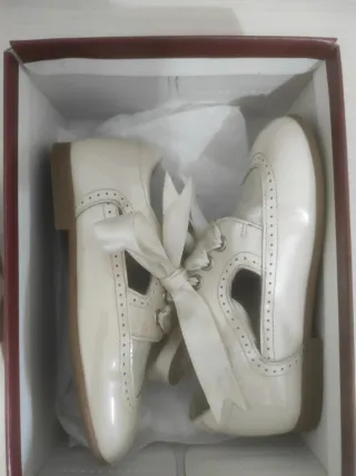 Zapatitos charol niña Landos talla 24