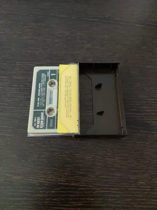 Casete Elton John - Breaking Hearts