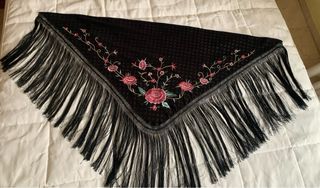 Mantoncillo Flamenco Negro Bordado Rosas