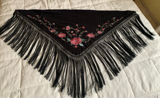 Mantoncillo Flamenco Negro Bordado Rosas